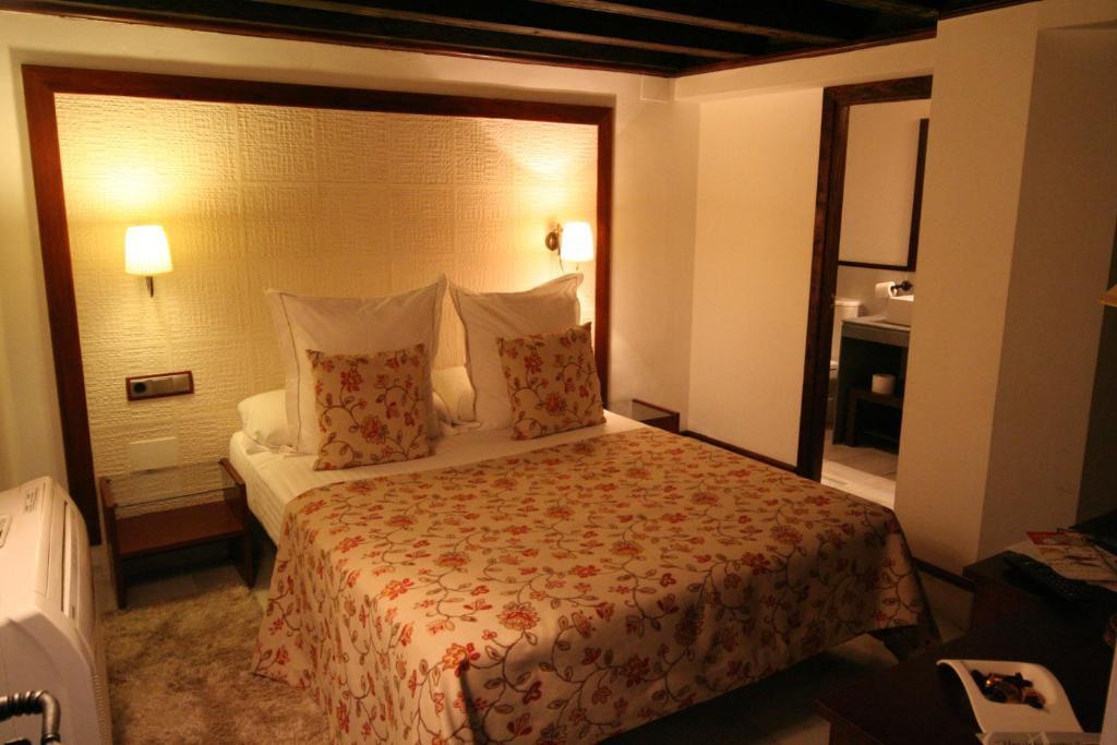 Interior Double Room,18487095:JPEG